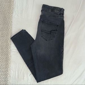 LIKE NEW AEO High-Waisted Black Skinny Jeans